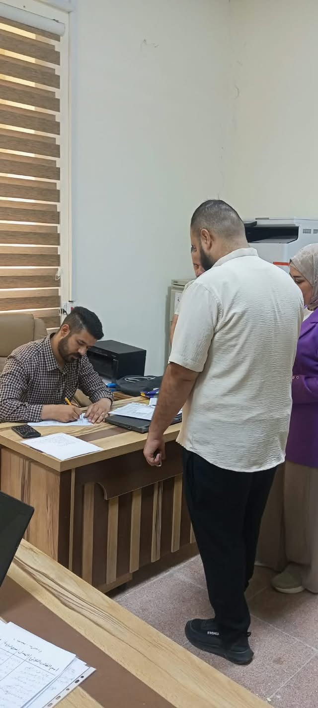 كلية الإدارة والاقتصاد في جامعة الكرخ للعلوم تستقبل رئيس قسم شؤون الطلبة والتسجيل لمتابعة سير عملية التسجيل  ضمن إطار المتابعة المستمرة لسير العمل الإداري والأكاديمي، استقبلت كلية الإدارة والاقتصاد في جامعة الكرخ للعلوم الأستاذ المساعد الدكتور سيف مو